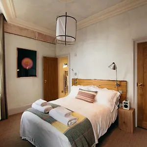 https://the-culpeper-bedrooms.cambridgehotelsuk.com